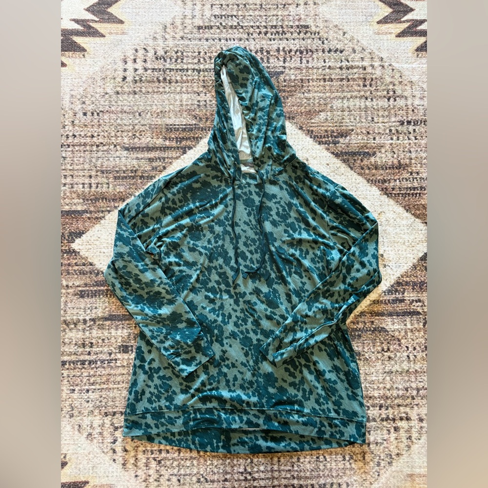 AnyBody Green Geo Print Hooded Cozy Soft Pullover Top Size Small